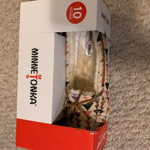 Minnetonka moccasins!! Never worn!